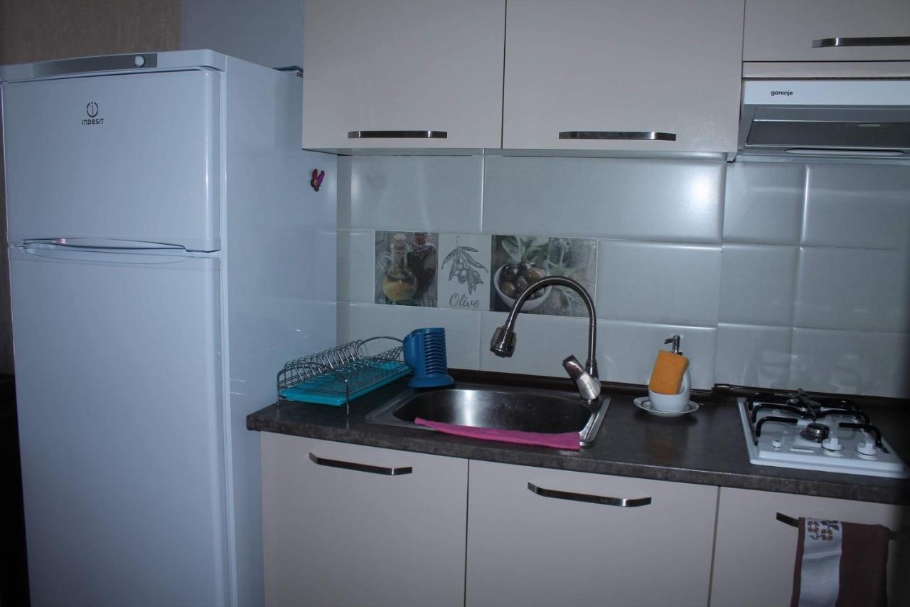 Berapartment With Mountain View Batumi Exterior photo