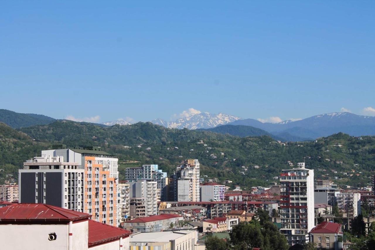 Berapartment With Mountain View Batumi Exterior photo