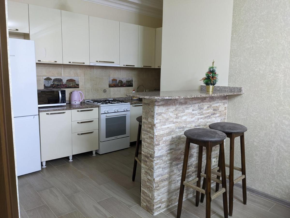 Berapartment With Mountain View Batumi Exterior photo