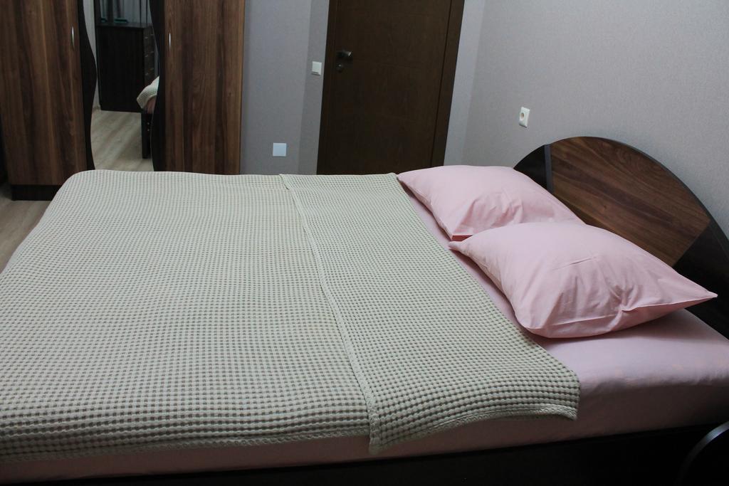 Berapartment With Mountain View Batumi Exterior photo